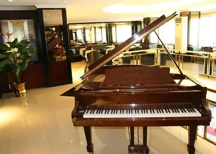 Aksan מלון איזמיר